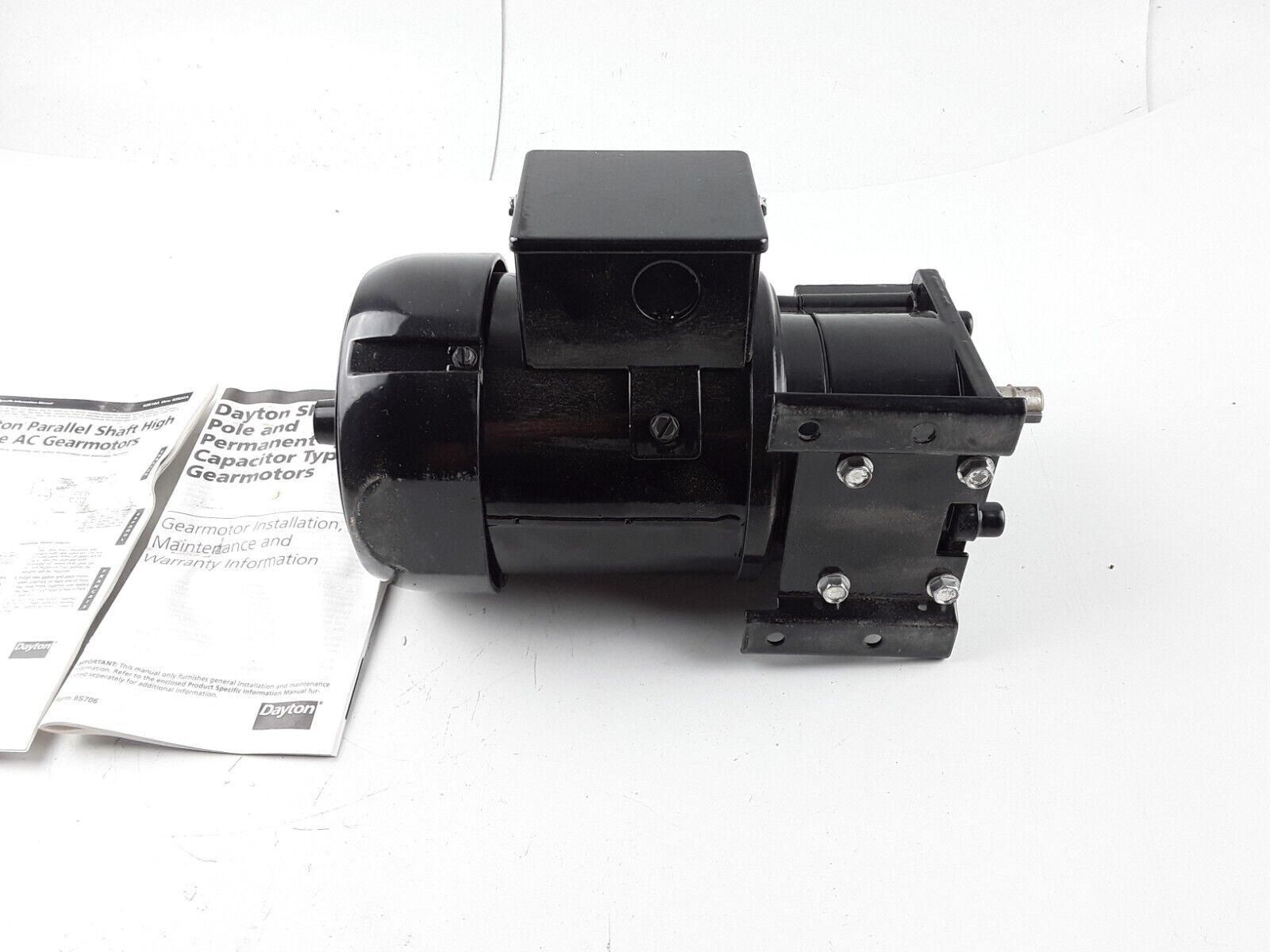 Dayton 6Z821B AC Gearmotor 19.1:1 Ratio 1/6HP 100inlb 93RPM 5/8" Shaft 115/230V - HotCarParts
