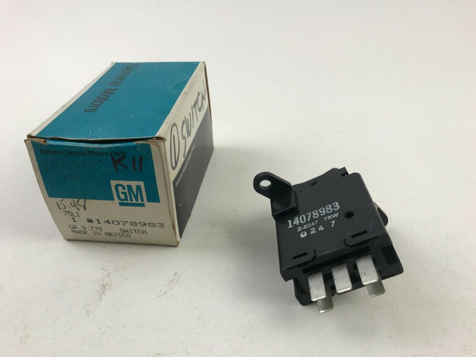 GENUINE GM OEM Window Defroster - Switch 14078983 for Cadillac, Chevrolet FAST S - HotCarParts