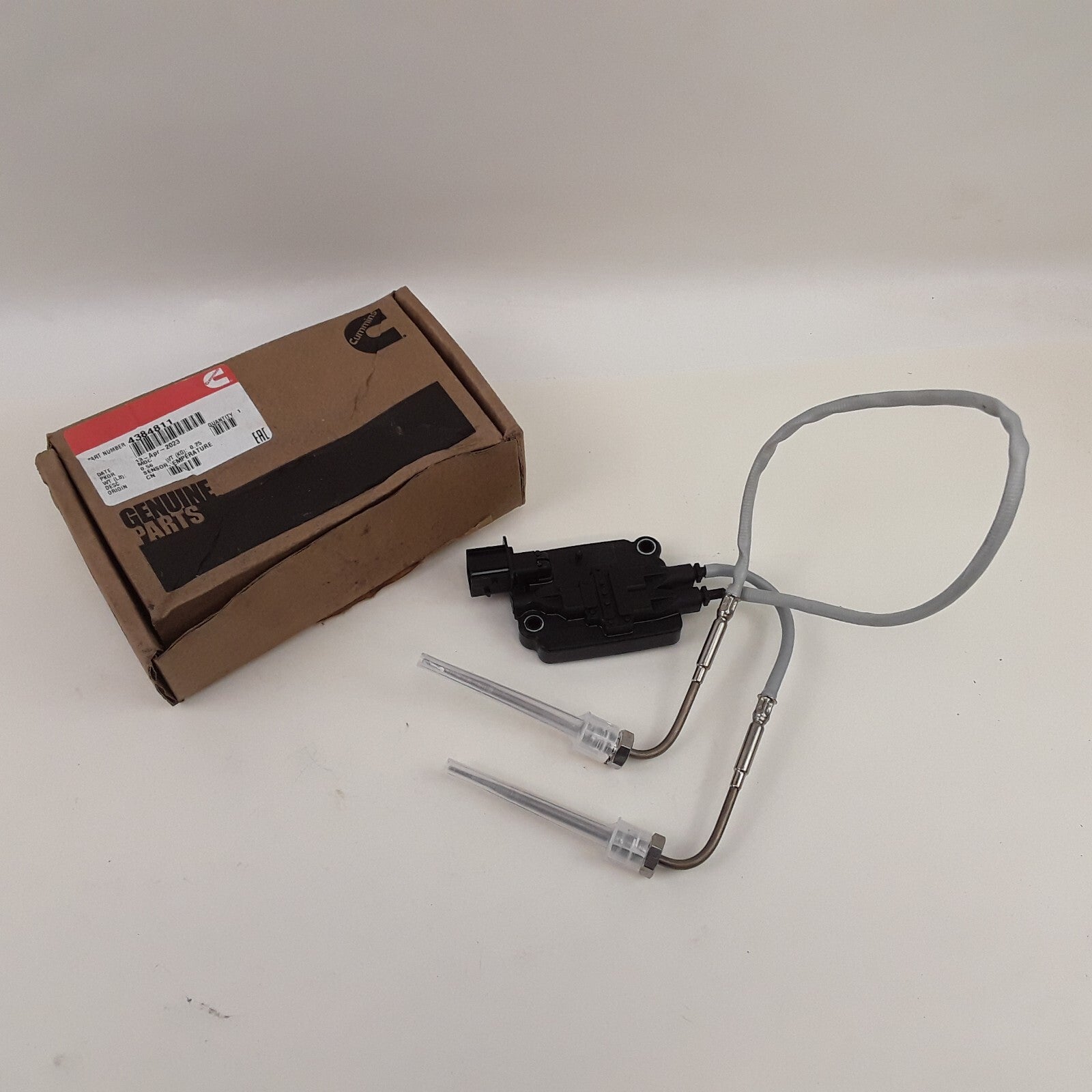 Cummins 4384811 - Exhaust Gas Engine Coolant Temperature Sensor Fits ISX ISB QSB