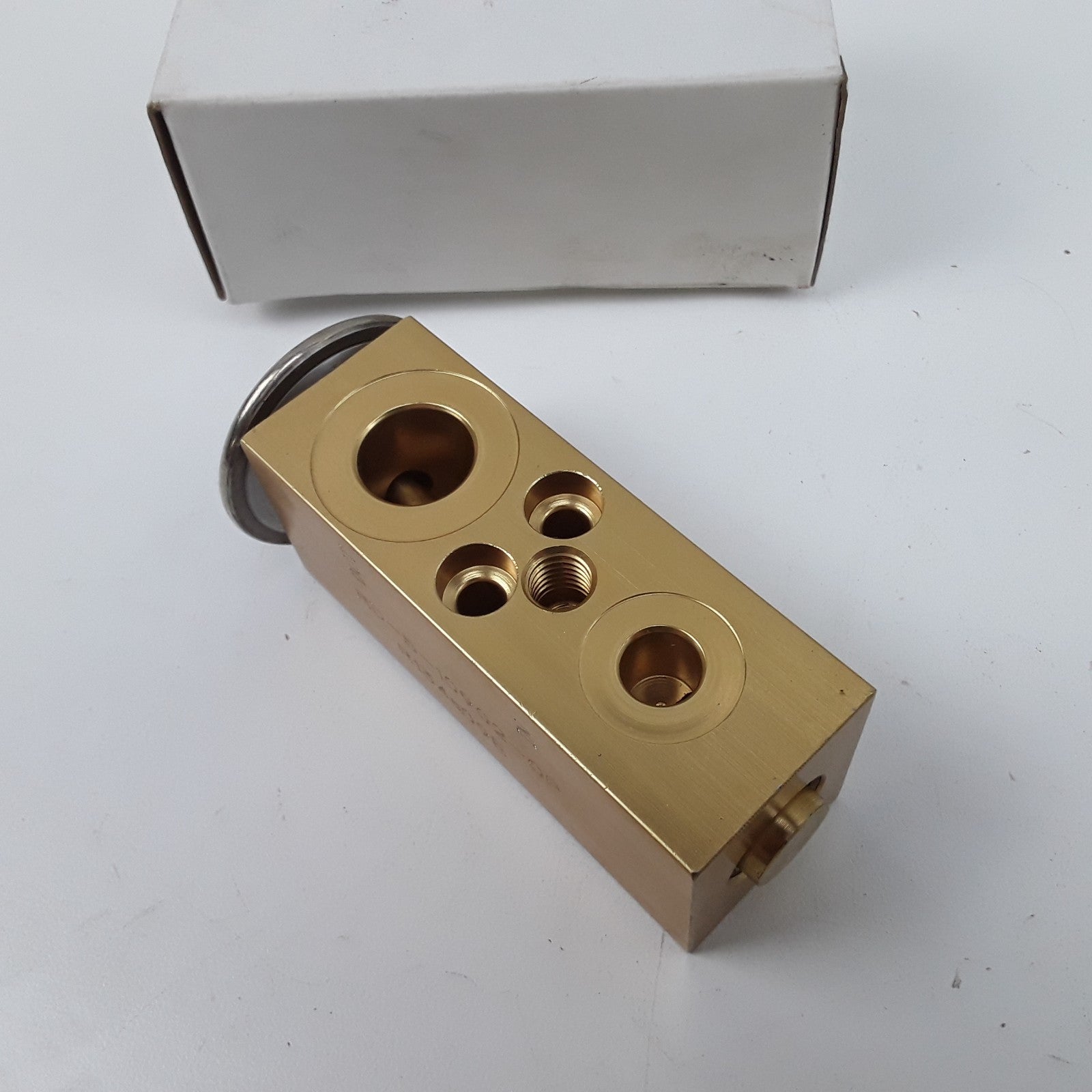 Red Dot RD-5-10902-OP A/C Expansion Valve For Heavy Duty Car Trucks