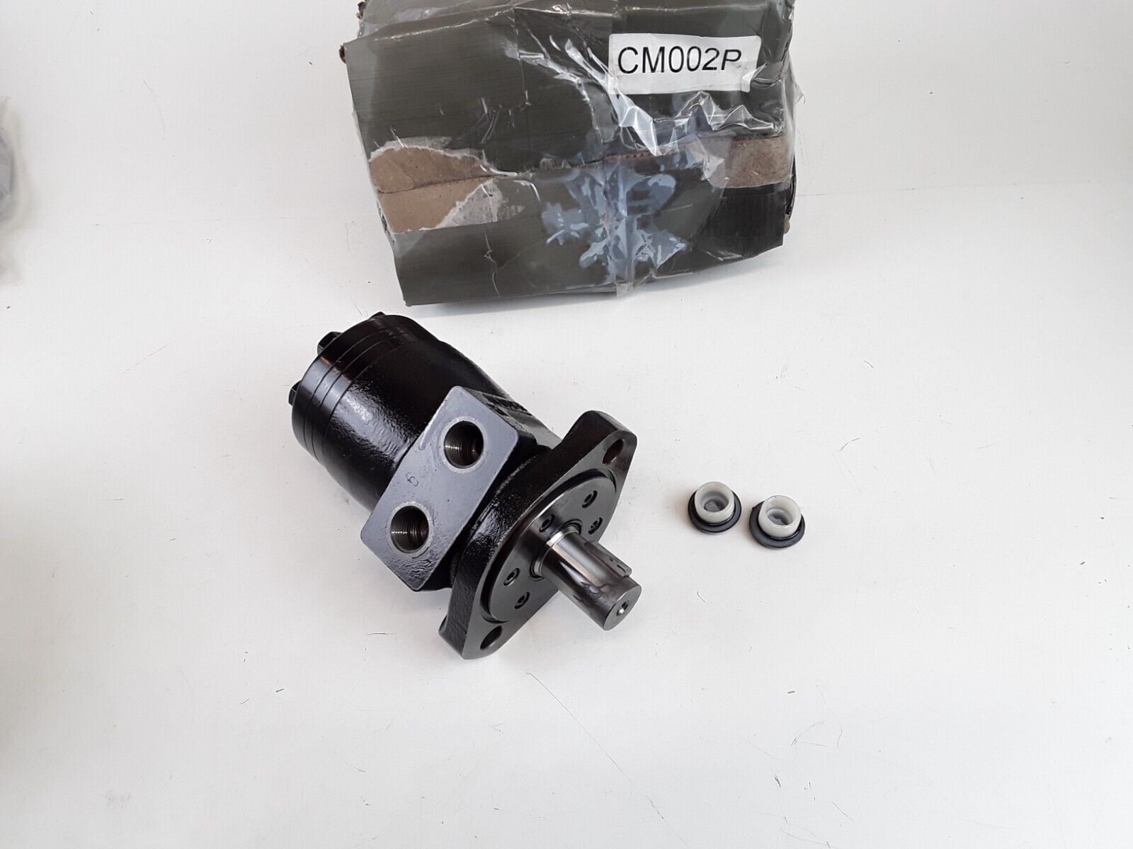 Buyers CM002P Hydraulic Motor With 2-Bolt Mount/NPT Threads And 2.8 Cubic Inches - HotCarParts