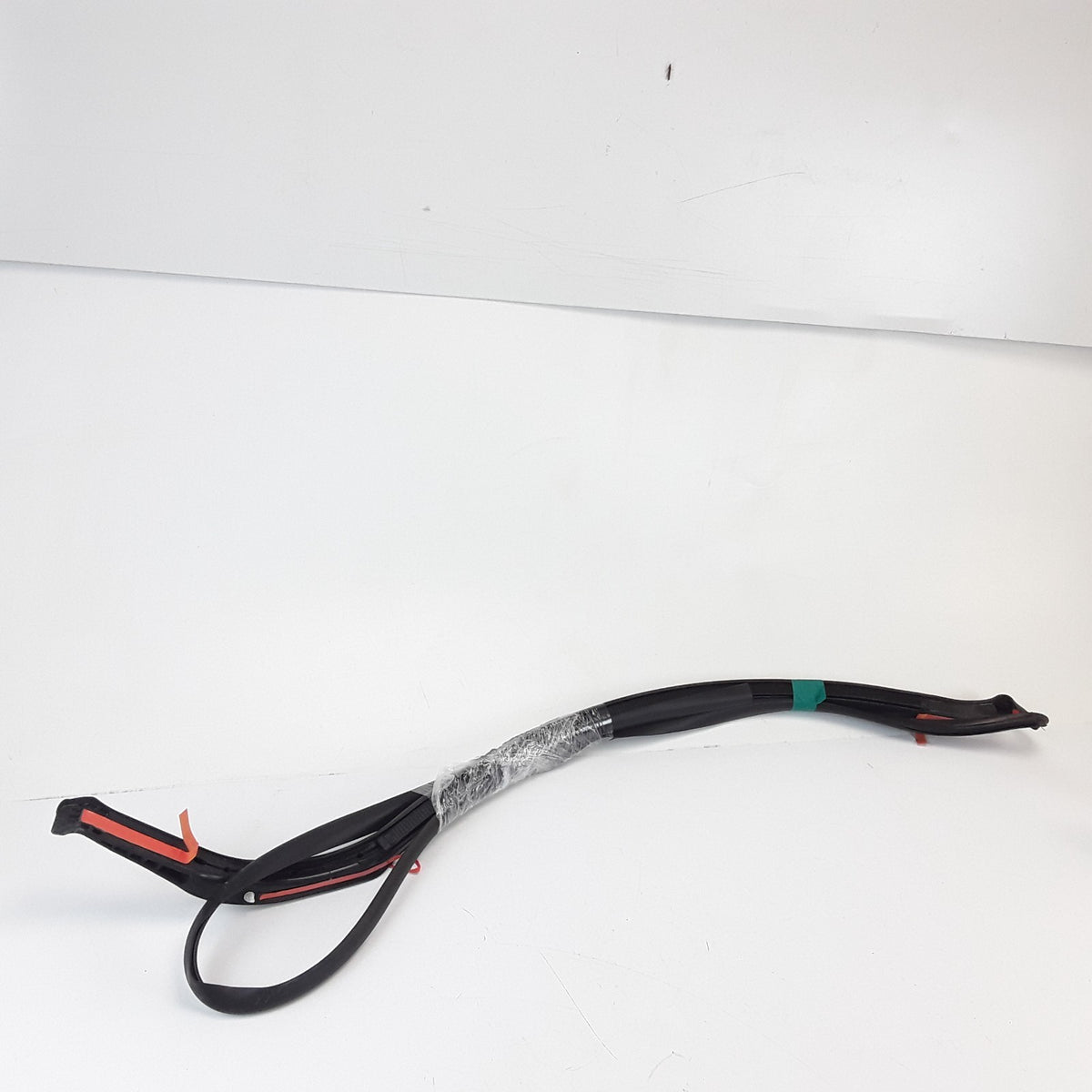 For Tesla Model S Rear Secondary Door Panel Seal Left Side 6009587-00-E
