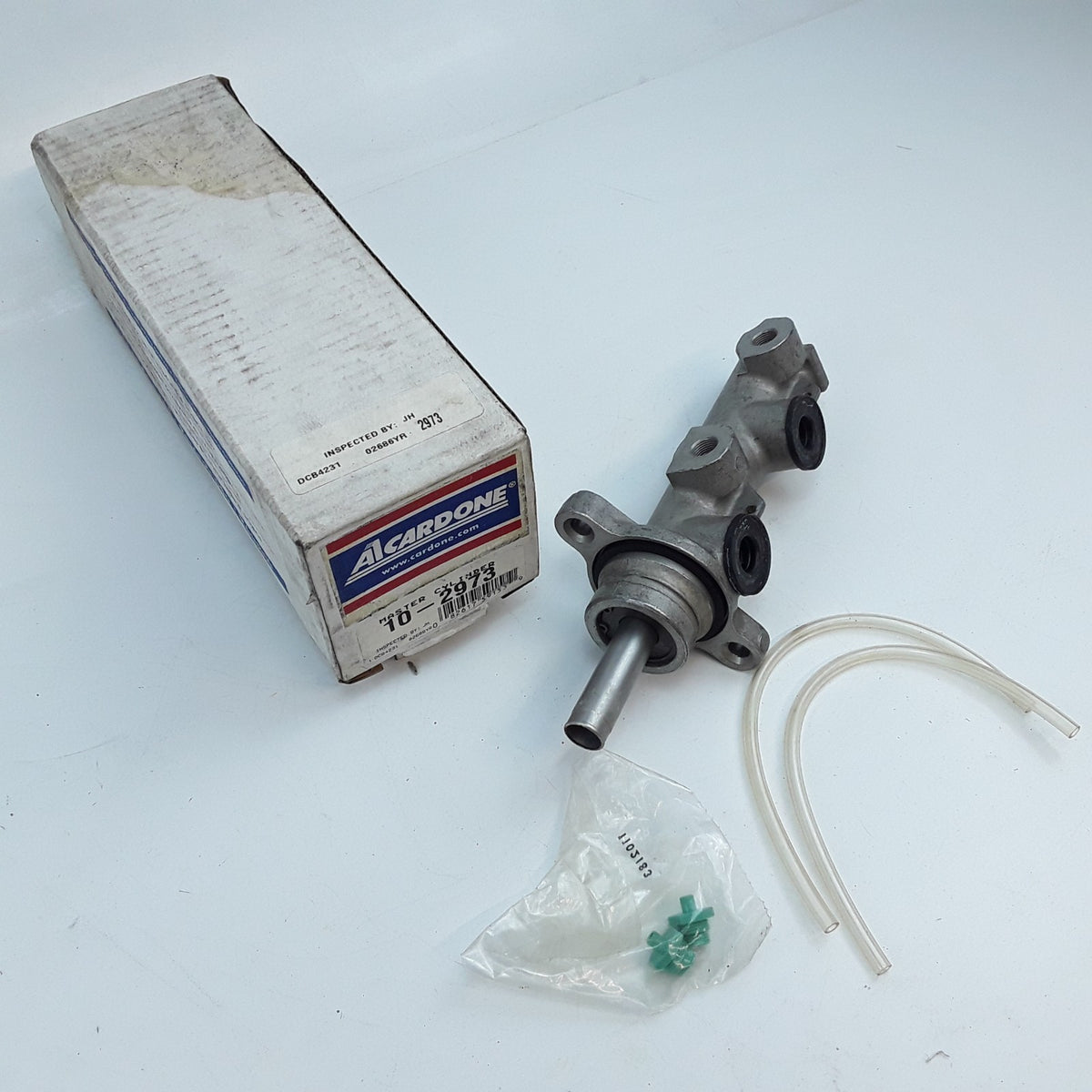 Front Rear Brake Master Cylinder Fits Dodge Caravan Chrysler Voyager (2001-2002)