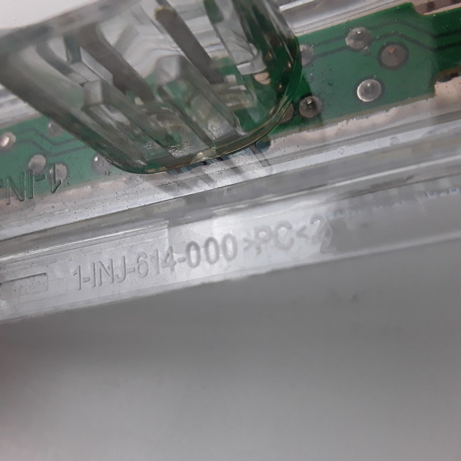 Genuine Roof Marker Light Lamp LED Lens Clear 21882502 For Volvo VNM/VNL 2003-Up