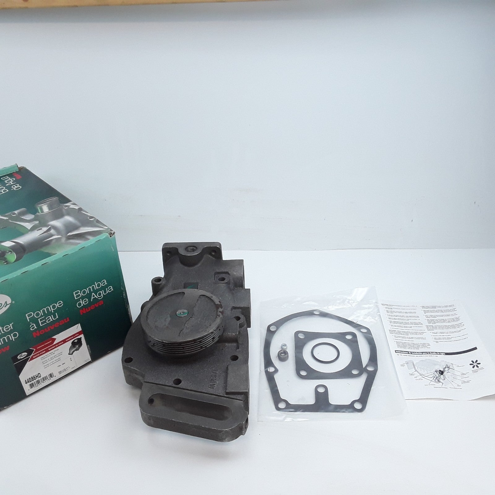 Engine Water Pump Fits Mack GMC Ford Freightliner Peterbilt Kenworth (1980-1984)