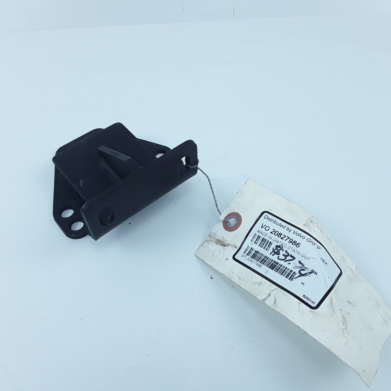 Lower Radiator Mounting Bracket Black V0 20827986 For Volvo VNL VNM Models