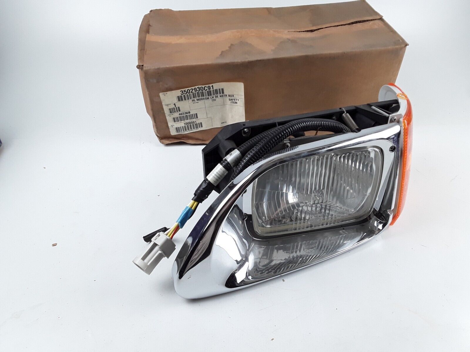 Genuine International 5900i 9200 9400 Driver Side Left LH Headlight 1996-2017 - HotCarParts