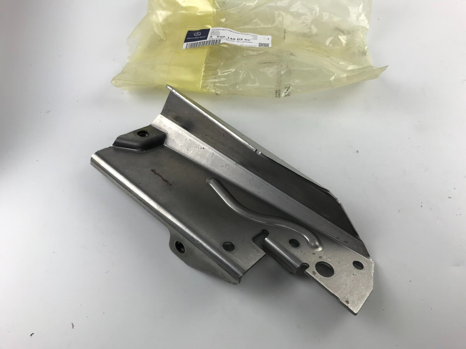 GENUINE Mercedes-Benz A9261400340 BRACKET EXHAUST VALVE SUPPORT DDEA9261400340 - HotCarParts