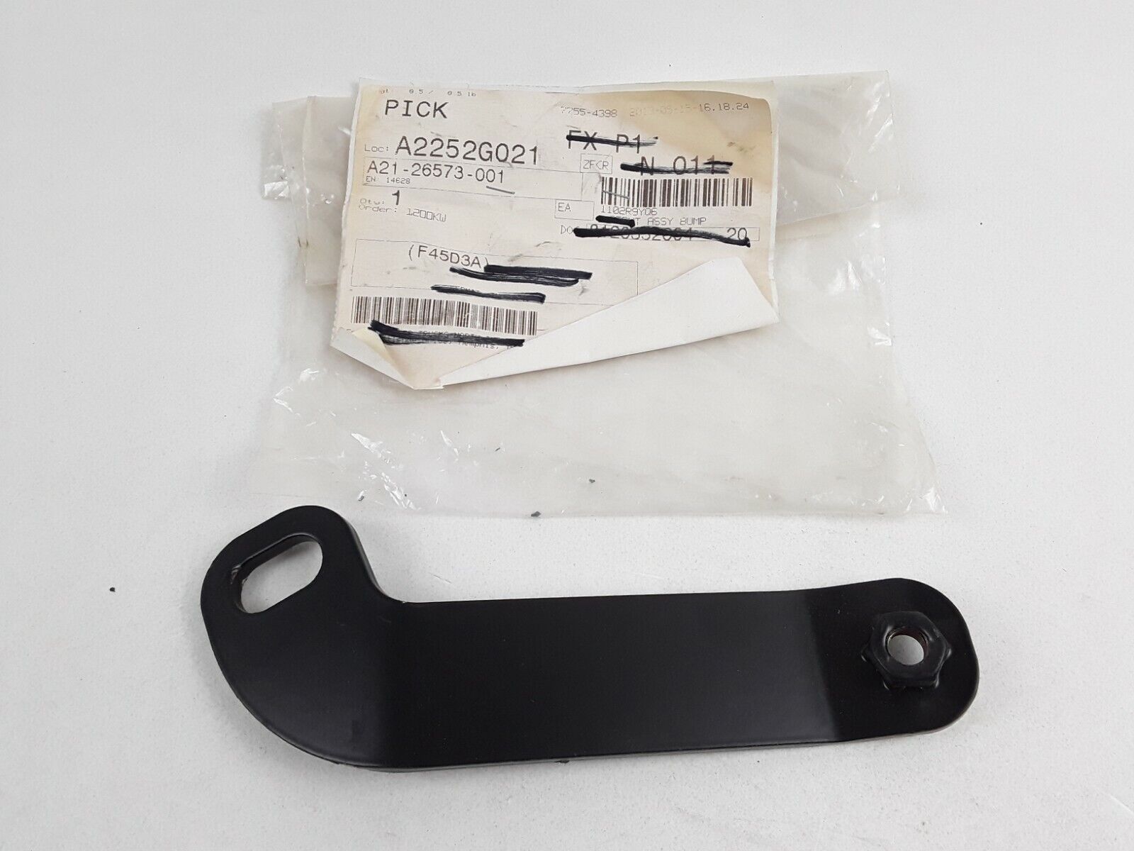 FREIGHTLINER A21-26573-001 - BRACKET STRUT BUMPER FRONT RH A2126573001 - HotCarParts