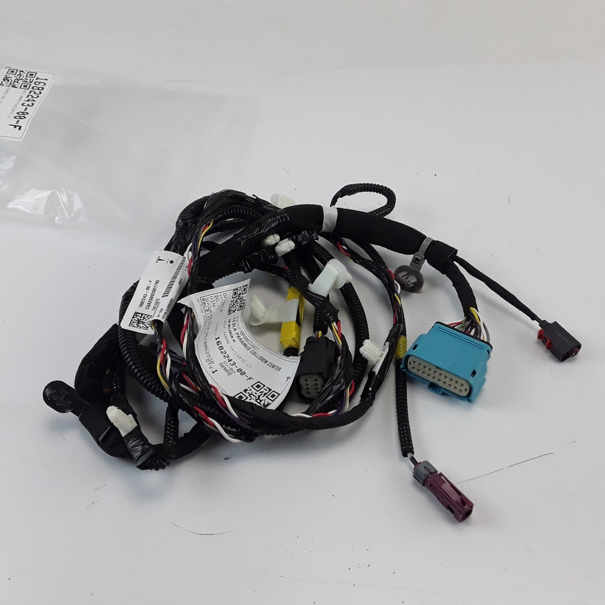 Cybertruck Rear Tailgate Electrical Wiring Harness 1682243-00-F OEM