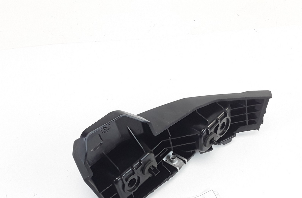 Model 3 Jan 2024 RH Tail Light Lamp Bracket 1755643-00-D Genuine OEM
