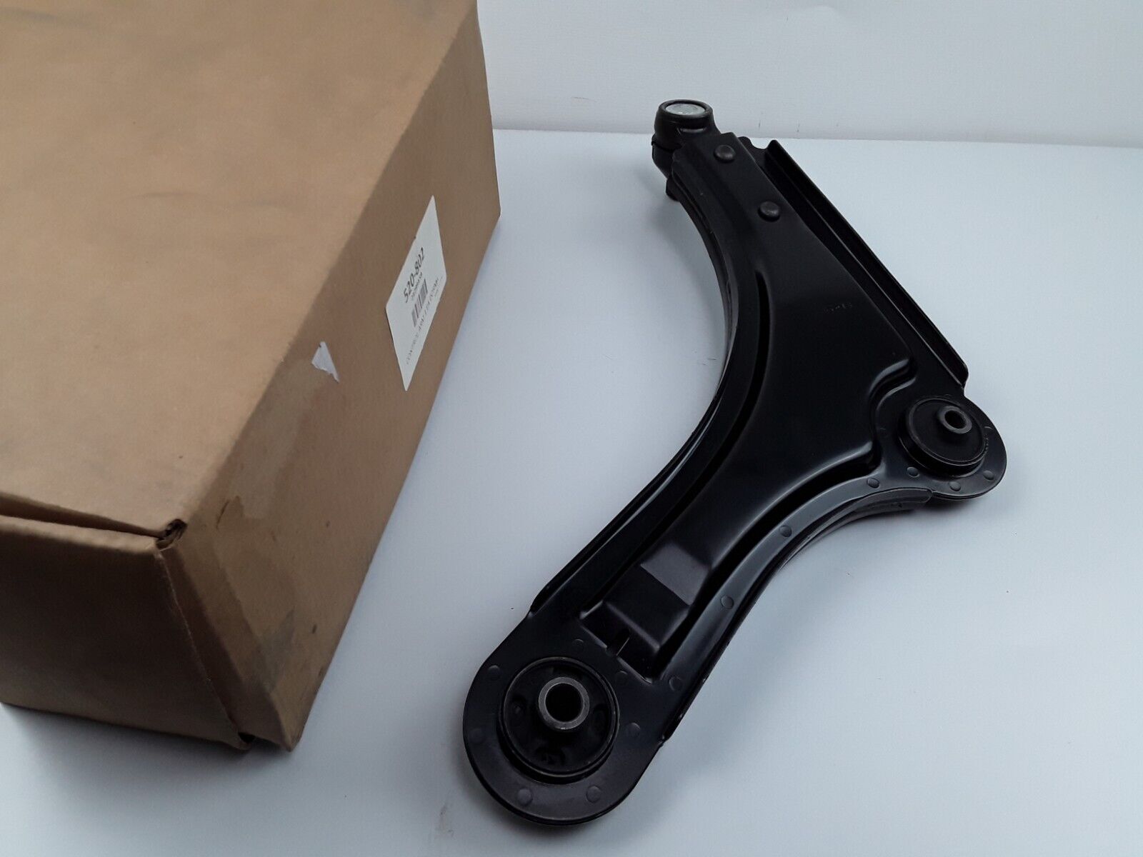 Suspension Control Arm and Ball Joint Front Right Lower For Daewoo Nubira 00-02 - HotCarParts