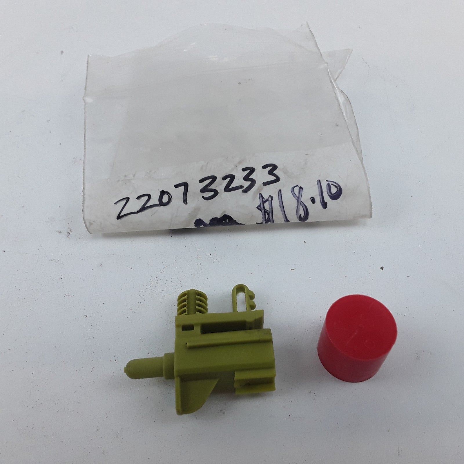 Volvo 22073233 Exhaust Gas Temperature (EGT) Sensor Fits Mack Volvo Trucks