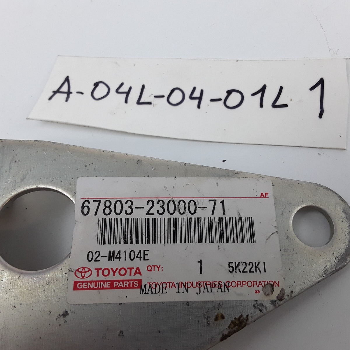 Toyota 67803-23000-71 Bracket/Guard Sub-Assembly For Heavy Duty Forkli