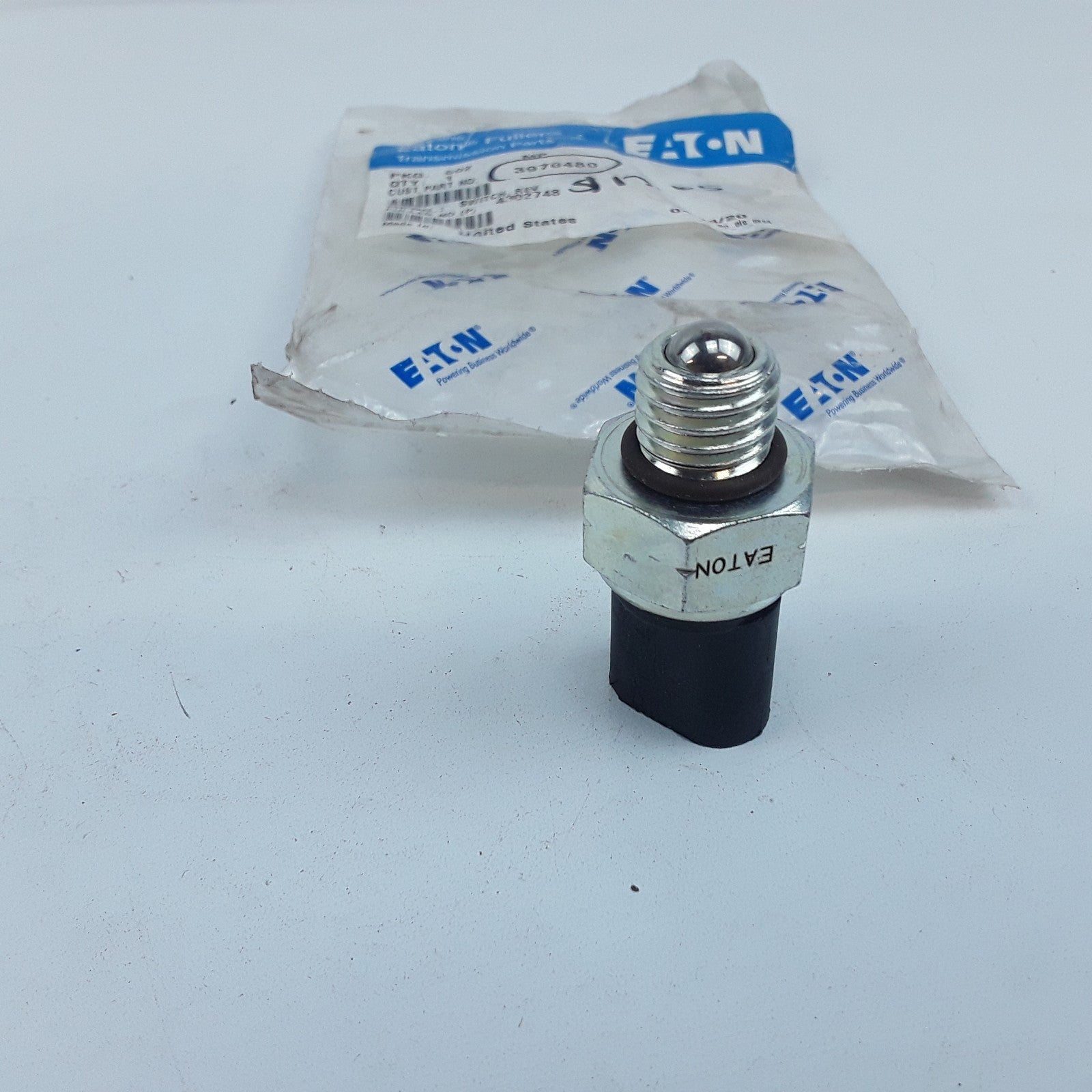 Eaton 3970480 Transmission Reverse Switch Assembly For Heavy Duty Trucks