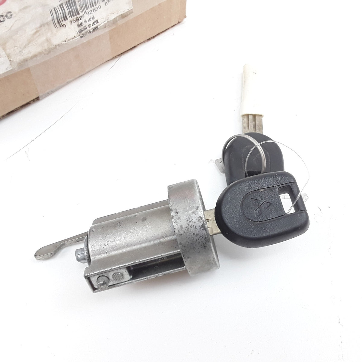 Ignition Lock Cylinder Fits Mitsubishi Montero Sport (2001 2002 2003 2004)