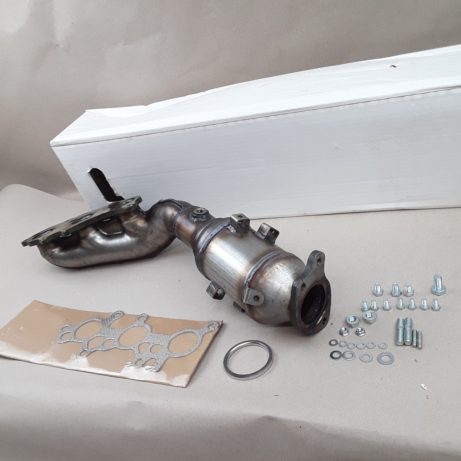 Dorman 674-305 Exhaust Manifold Fits Toyota 4Runner FJ Cruiser (2013 2014-2019)