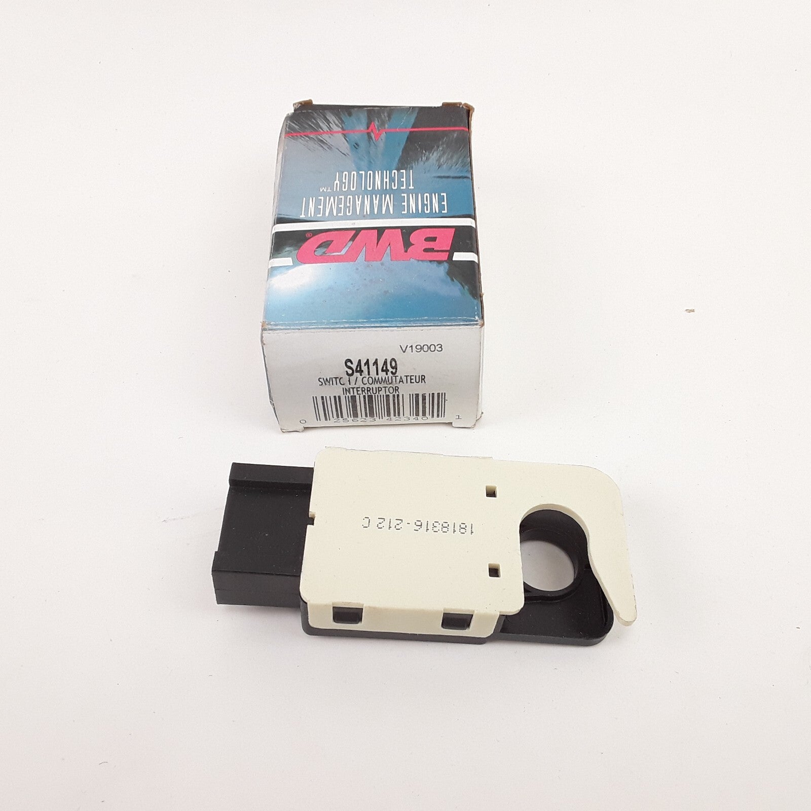 Brake Light Switch Fits Cadillac Escalade 2010-12 Chevrolet Silverado 1500 2011
