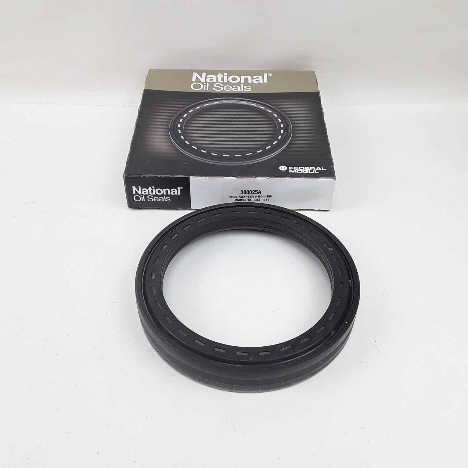 National Bearings Car Truck Gold 38 Series Oil Bath Wheel Seal Width 0.937