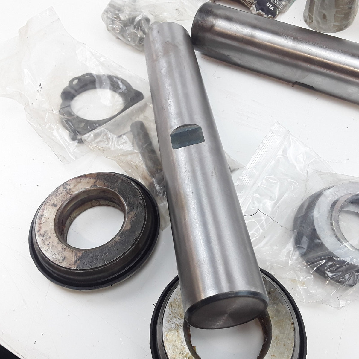 Steering King Pin Kit Double Draw Key Notch 1.794in Diameter x 10.410in Length