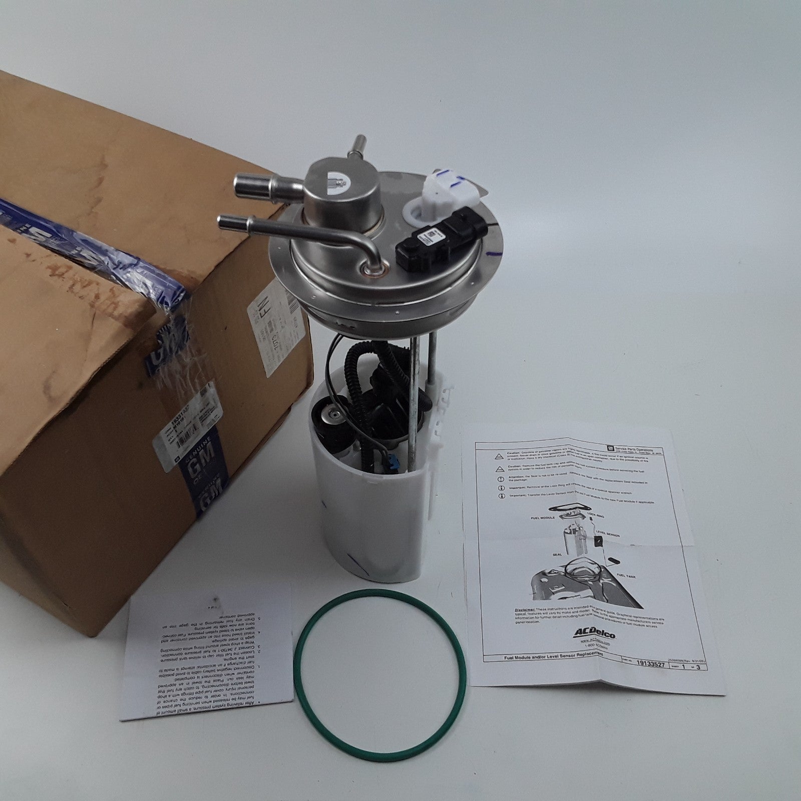 Fuel Pump Module Fits Chevrolet Silverado 1500 2004-2006 GMC Sierra 2500 2004