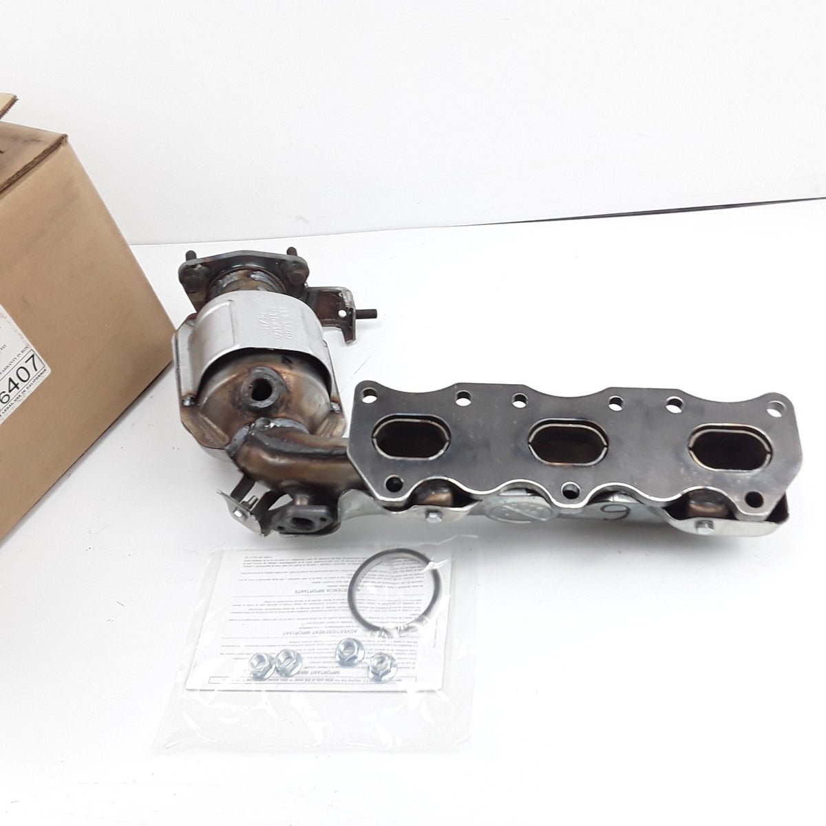 Catalytic Convertor Fits Suzuki XL-7 Grand Vitara Chevrolet Tracker (1999-2005)
