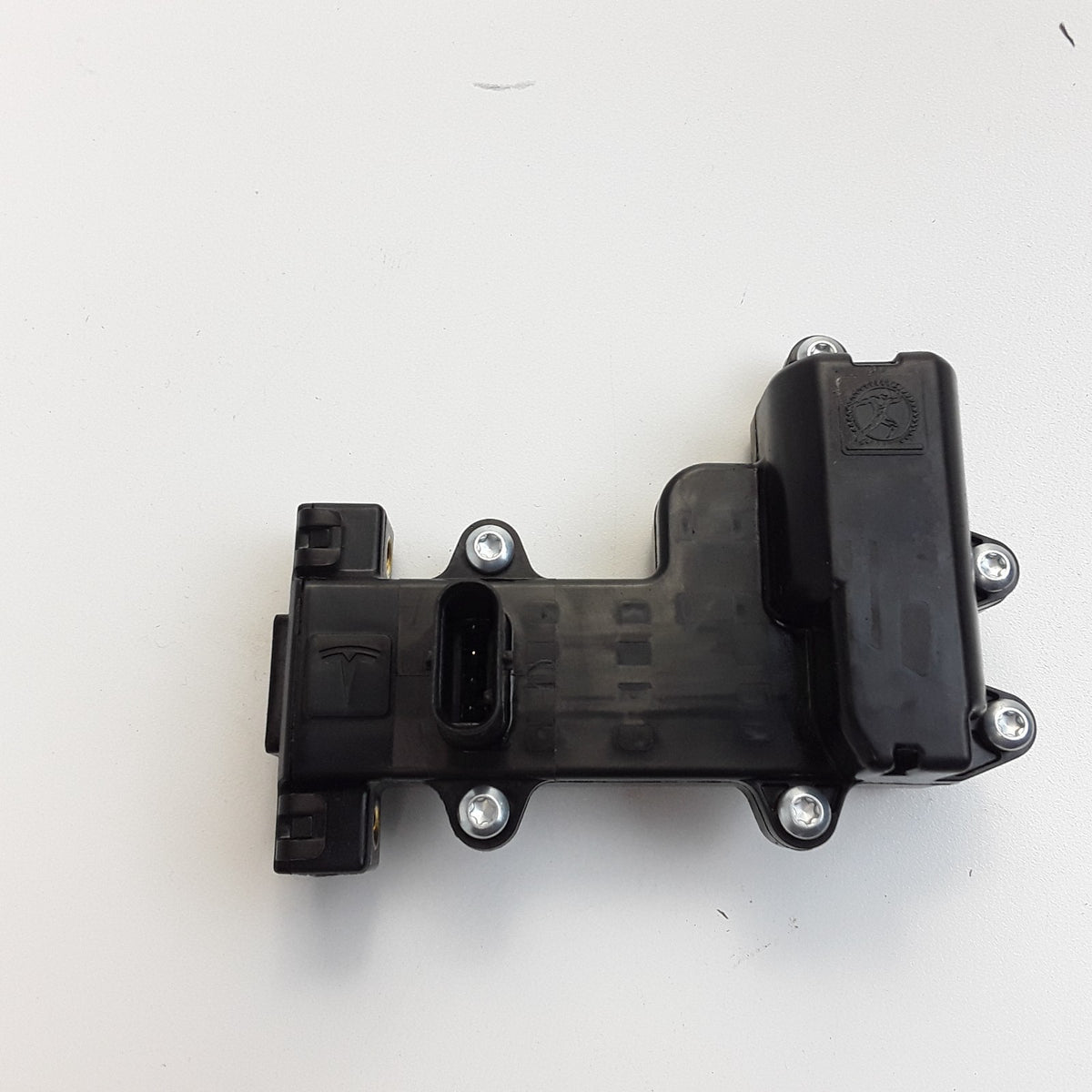 1045353-00-B Left Hand Front Door Pop Actuator For Tesla Model X 2015-2025 OEM