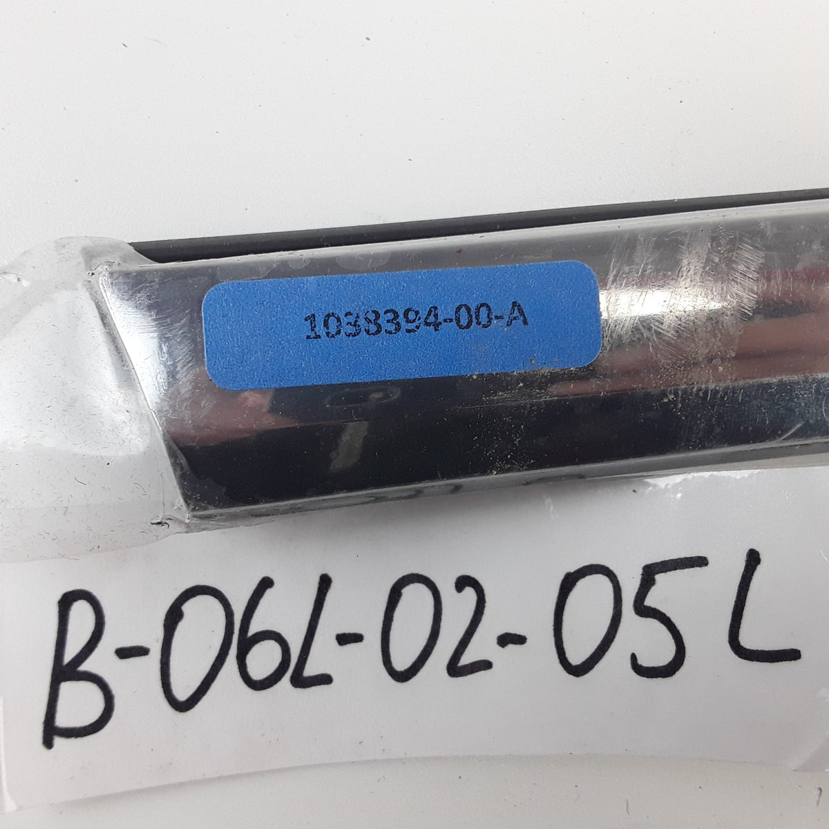 Model S 2012-2021 RH Front Door Outer Belt Seal 1038394-00-A Genuine OEM