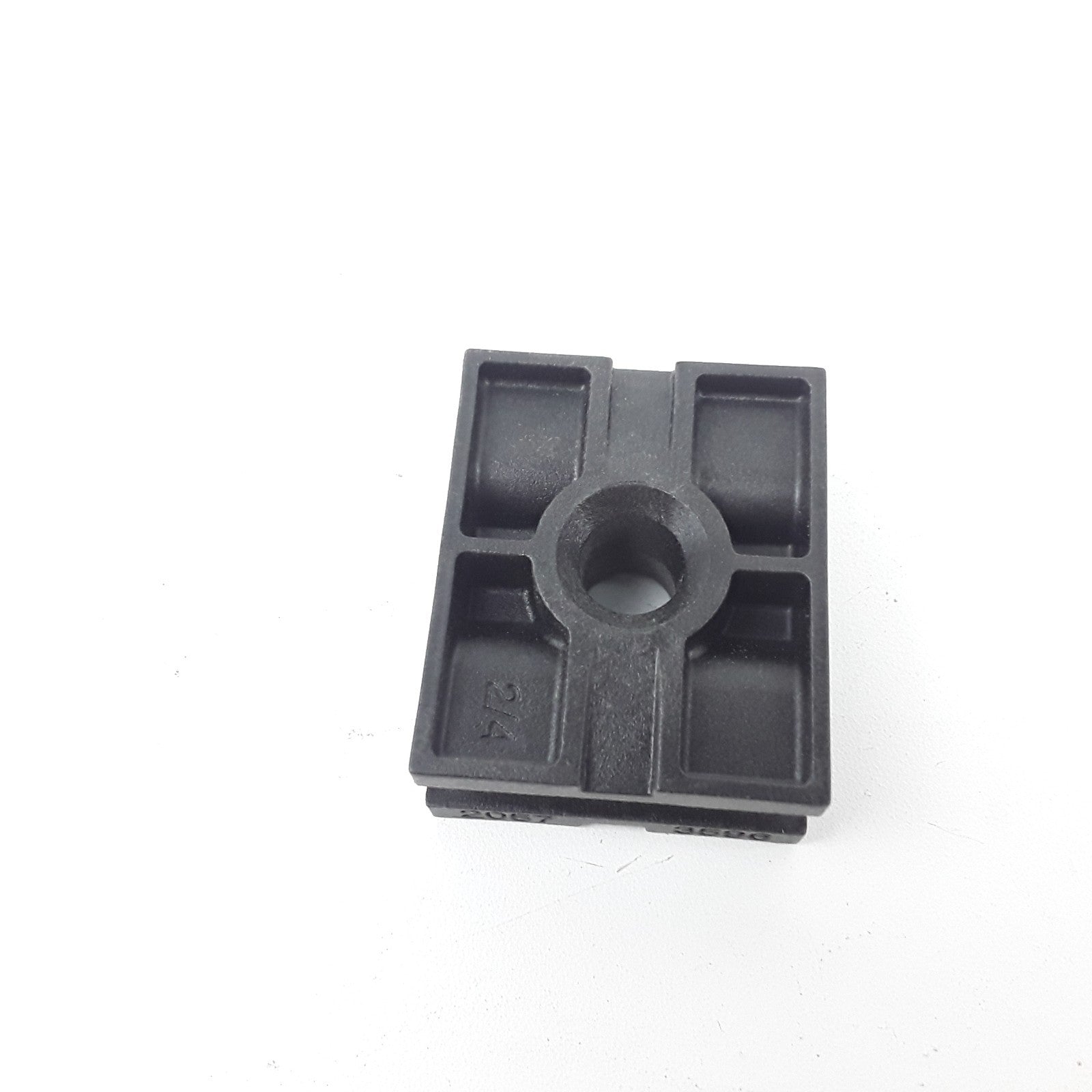 Chassis Fairing Lock Attachment For Volvo VNL 300 430 630 670 730 780 Series