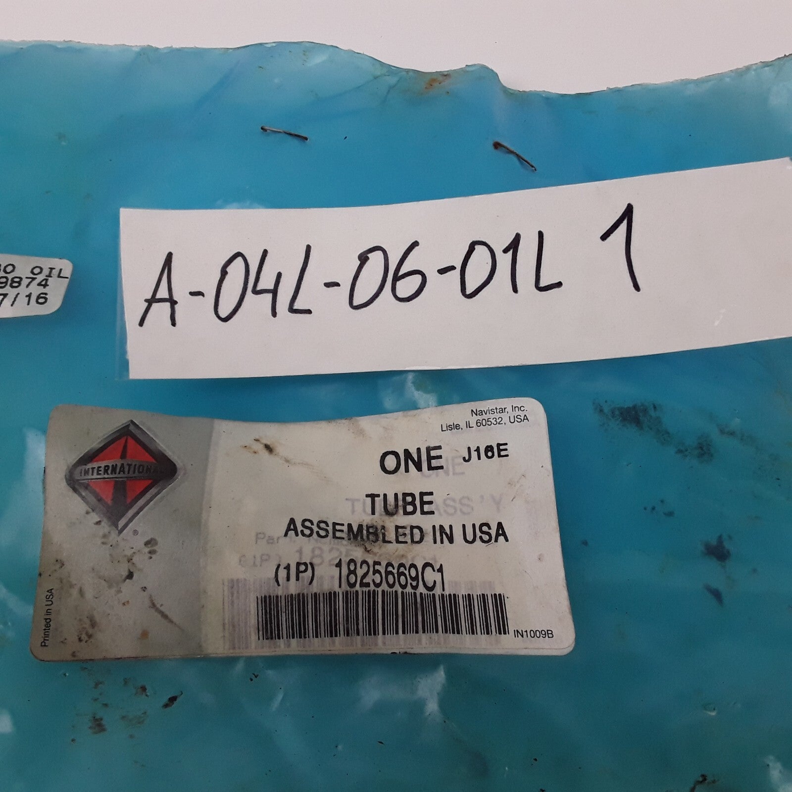 International 1825669C1 Truck Heavy Duty Turbocharger Tube Turbo Oil Drain
