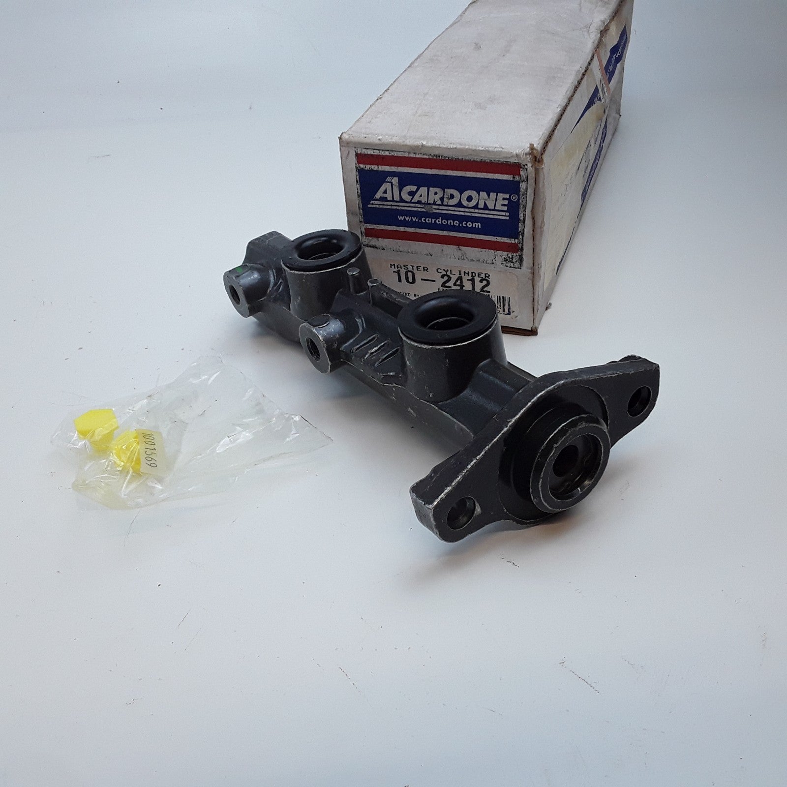 Brake Master Cylinder Fits Chrysler LeBaron 1989 1990 1991 1992 1993 1994 1995