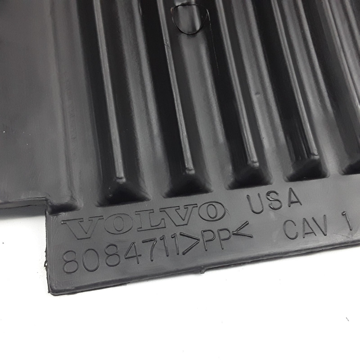 Volvo 8084711 Splash Shield Assembly For Volvo Heavy Duty Truck & Trailer