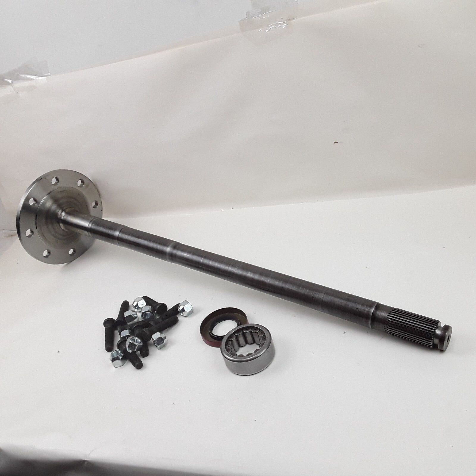 Right Side Drive Axle Shaft Fits Ford E-350 Econoline Club Wagon 1995-2002
