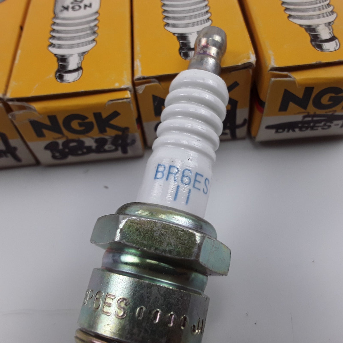 4-Pieces NGK 3824 Copper Spark Plug Fits Datsun 810 280ZX 280Z (1977 1978 1979)
