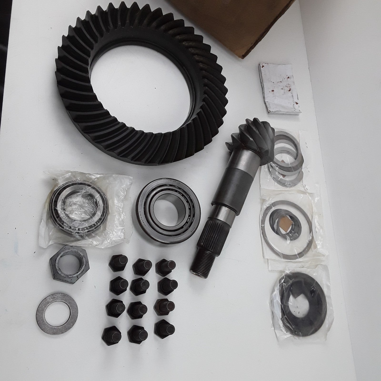Dana Spicer 707060-13X Differential Ring & Pinion Kit Fits Ford F53 (1996-1997)