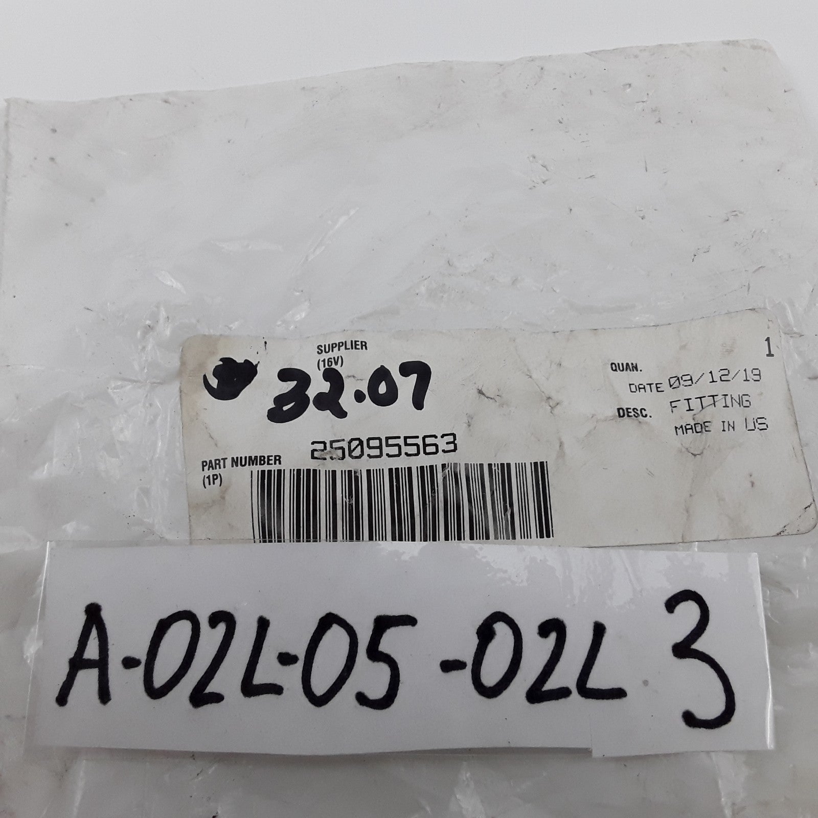 Volvo 25095563 Multi-Purpose Fitting For Volvo Mack Trucks
