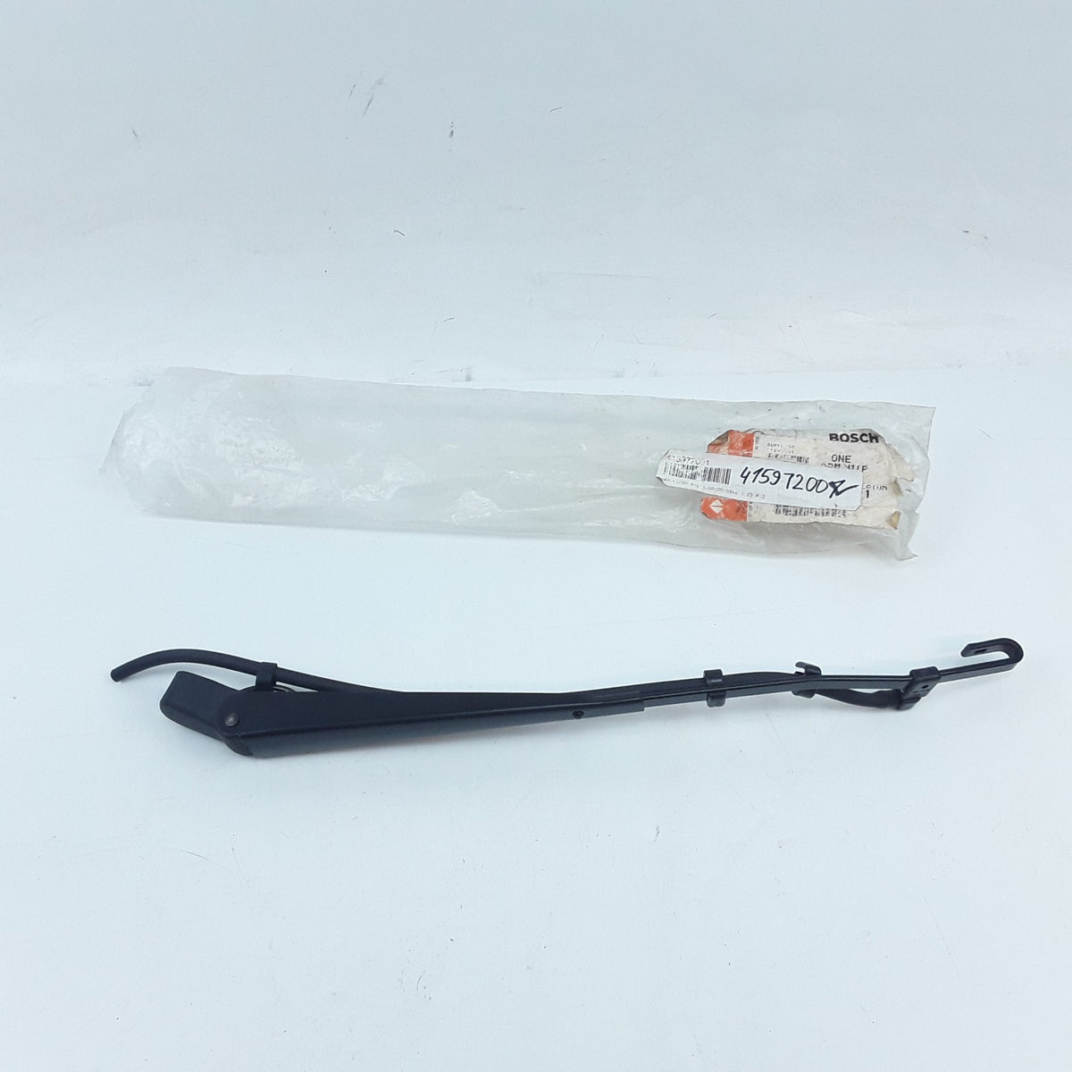 International 415972001 Wiper Arm Assembly Fits International Navistar Trucks