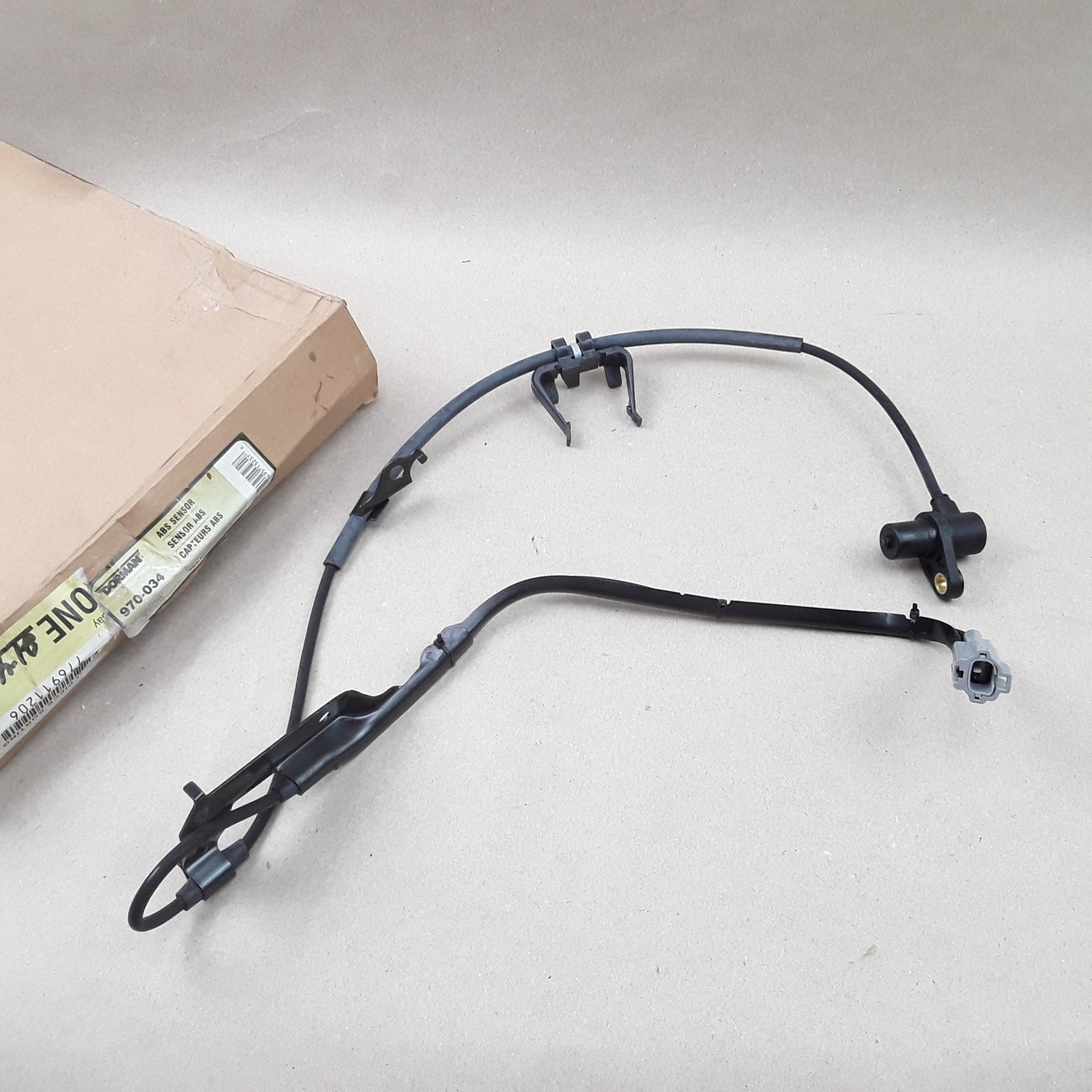 Front Left ABS Wheel Speed Sensor Fits Lexus ES300 Toyota Solara Camry 1997-2004