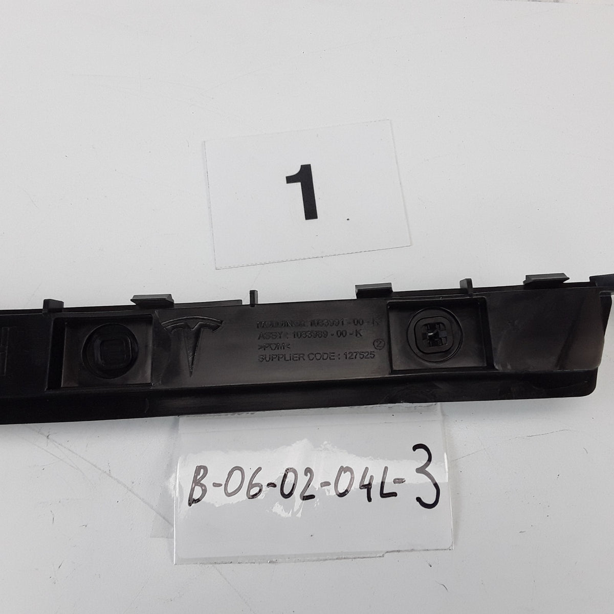 OEM Rear Wing Bracket Assembly Right Hand For Tesla Model 3 1083989-00-K