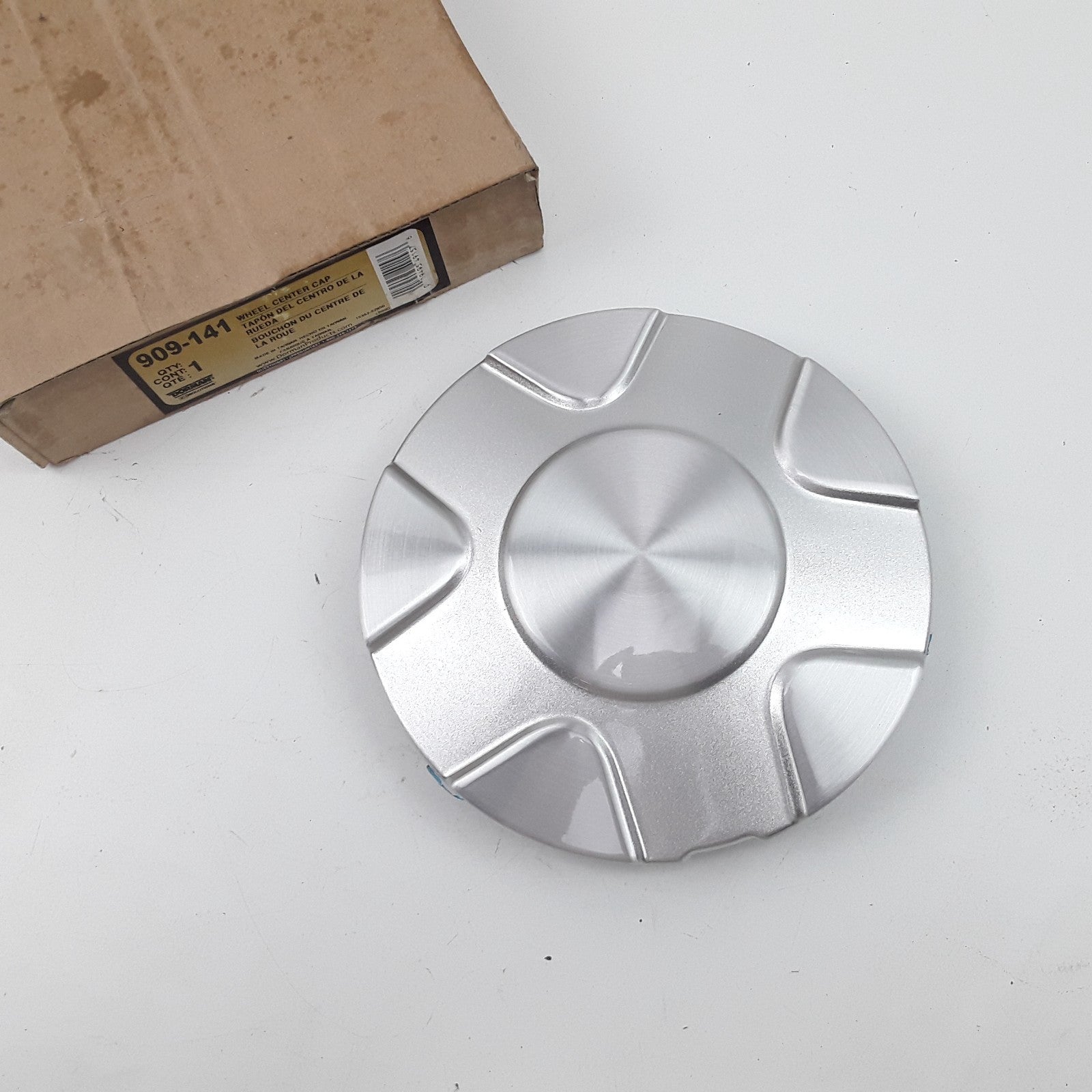 Dorman Wheel Center Cap Fits Chevrolet Trailblazer EXT Trailblazer (2002-2003)