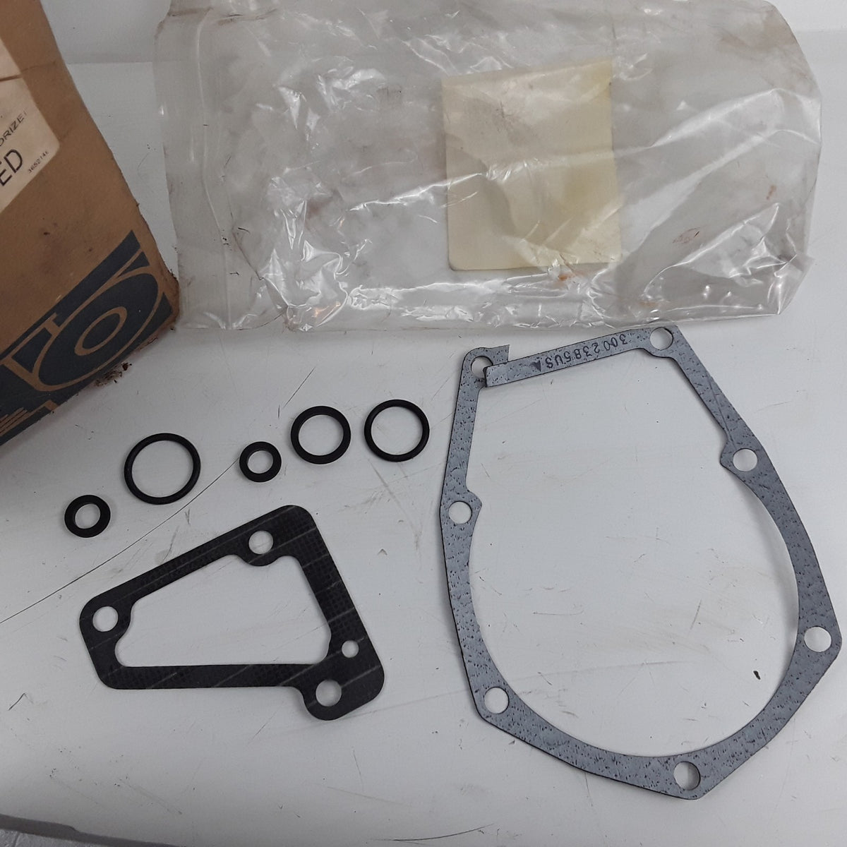 Engine Water Pump Fits Ford Western Star International Freightliner (1984-1992)