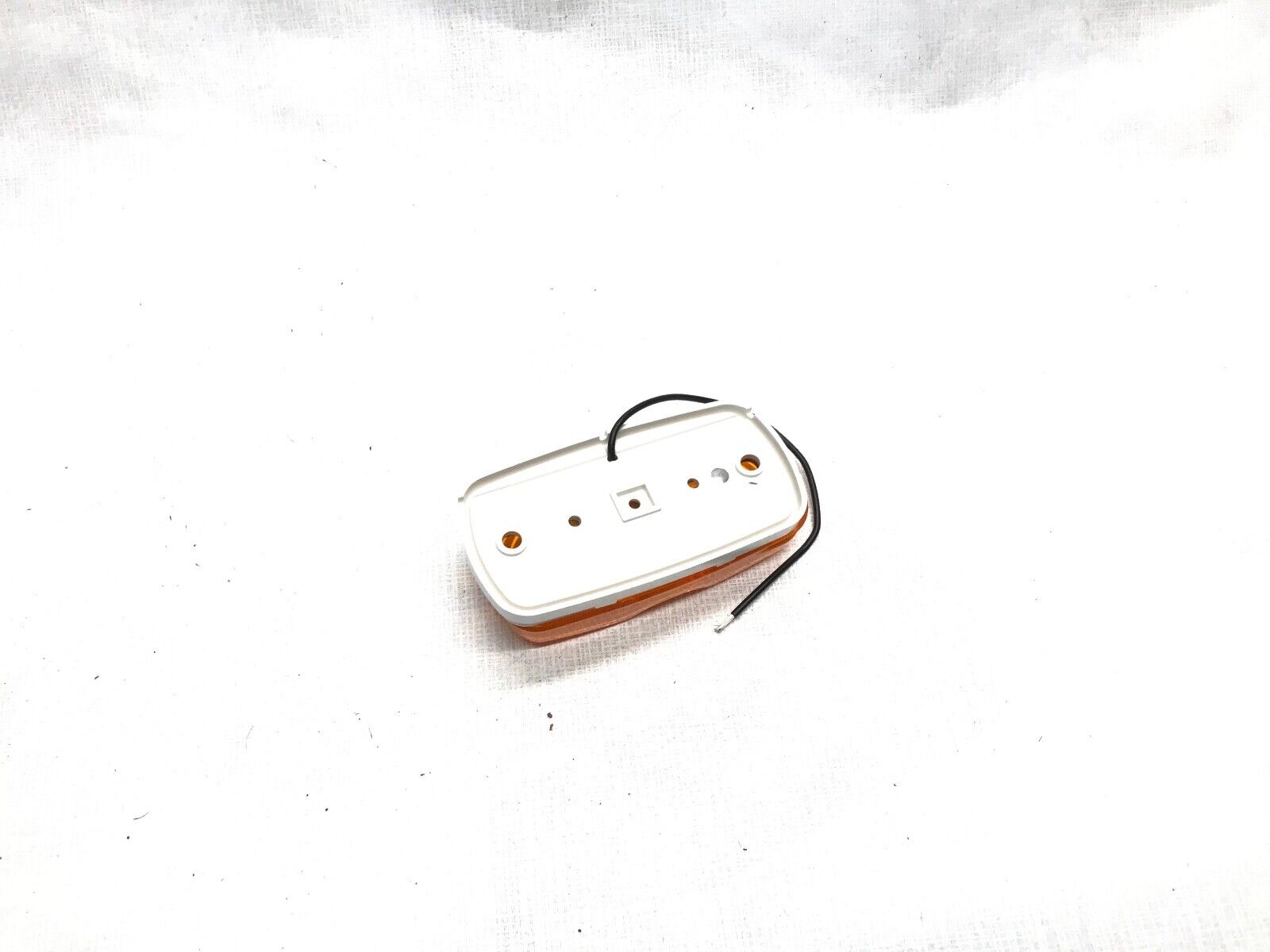GENUINE TRUCK-LITE 1211A OVAL MARKER / CLEARANCE LIGHT FAST FREE SHIPPING - HotCarParts