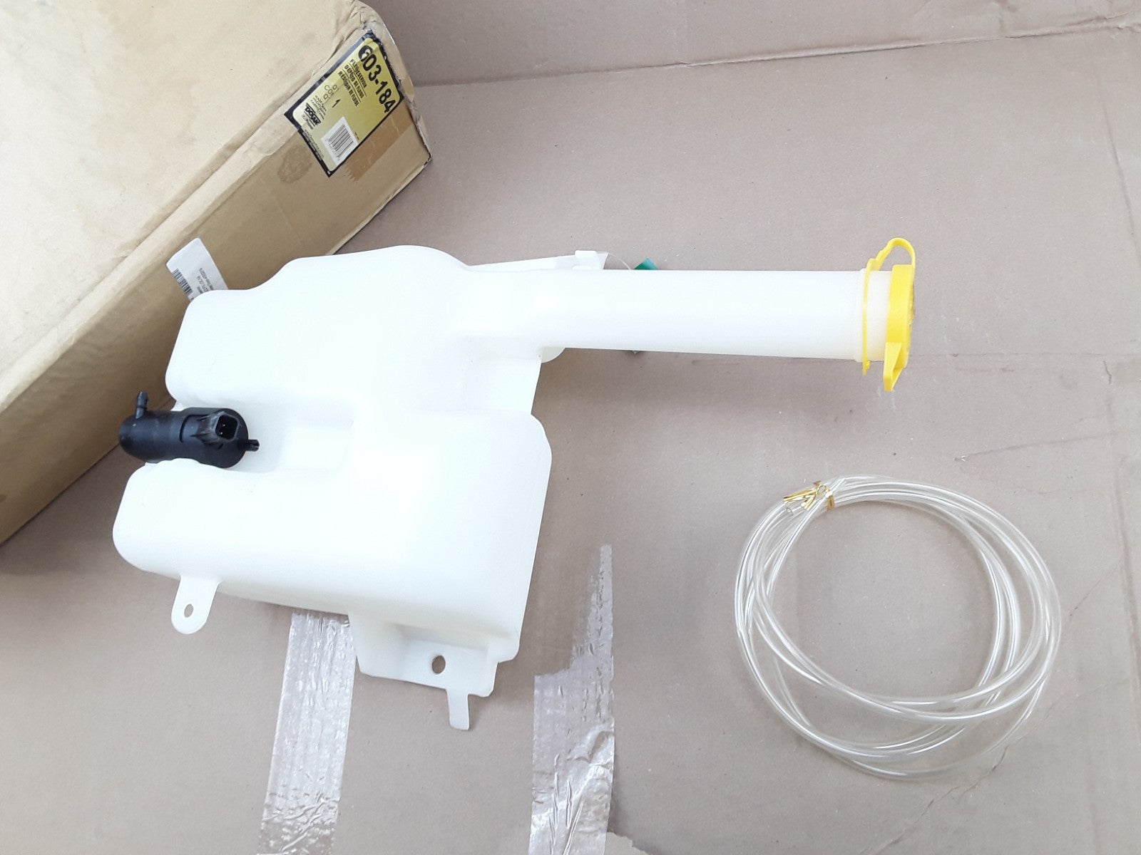 Front Washer Fluid Reservoir For Dodge Stratus Chrysler Cirrus Sebring 2001-2006