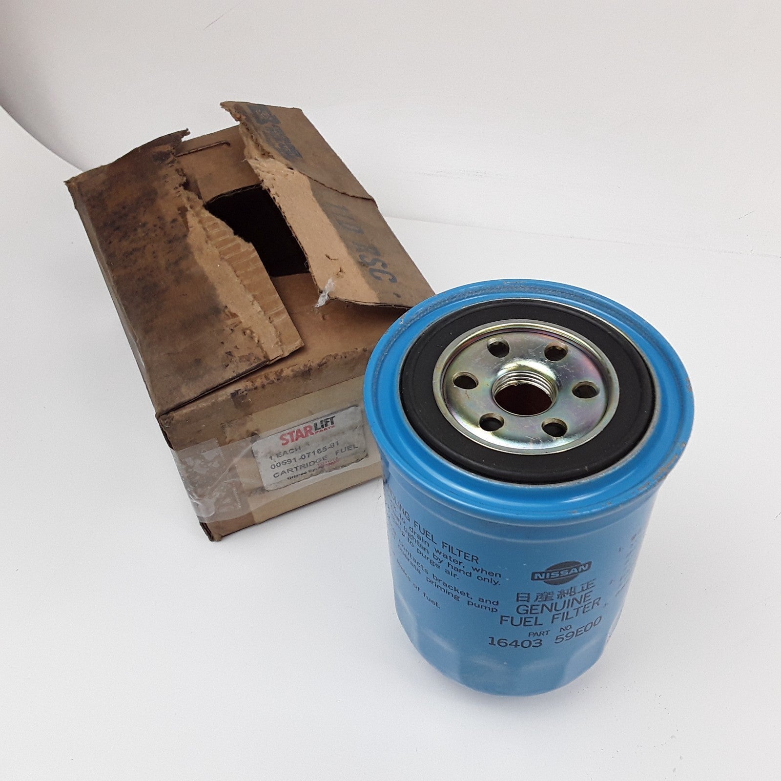Fuel Filter Fits Nissan NP300 Toyota Pickup Camry Land Cruiser 1984-87, 2011-13