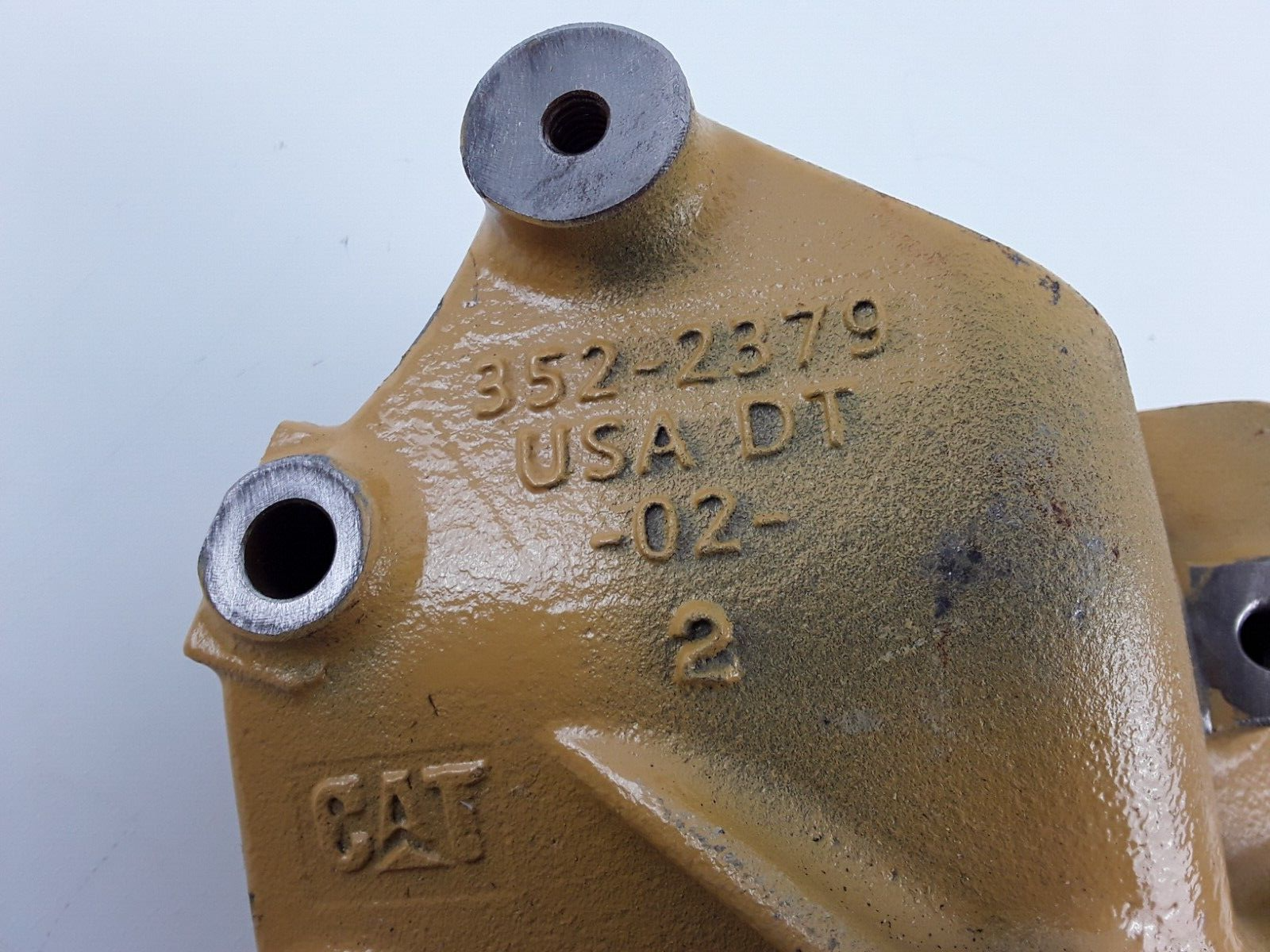 GENUINE OEM CAT 352-2379 BRACKET 3522379 Caterpillar C15 C18 CX31-C18I CX35-C18I - HotCarParts