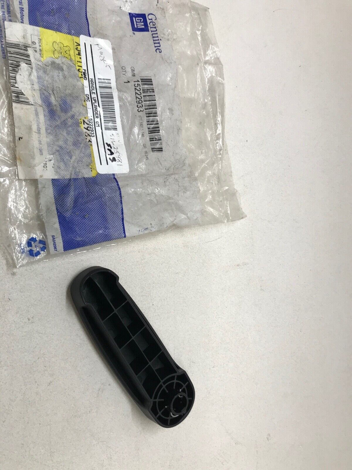 GENUINE GM 15222933 Interior Door Handle Rear GM Parts 15222933 - HotCarParts