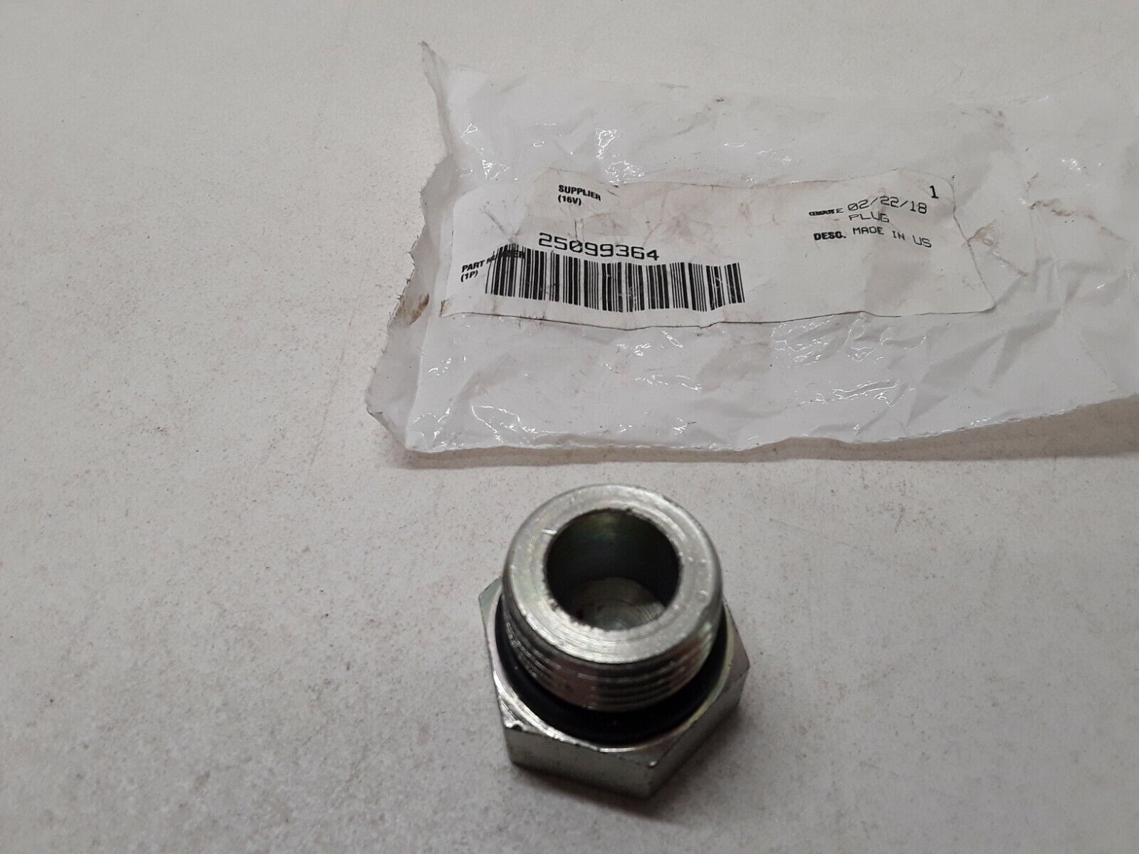 OEM MACK 25099364 plug with seal FAST FREE SHIPPING - HotCarParts