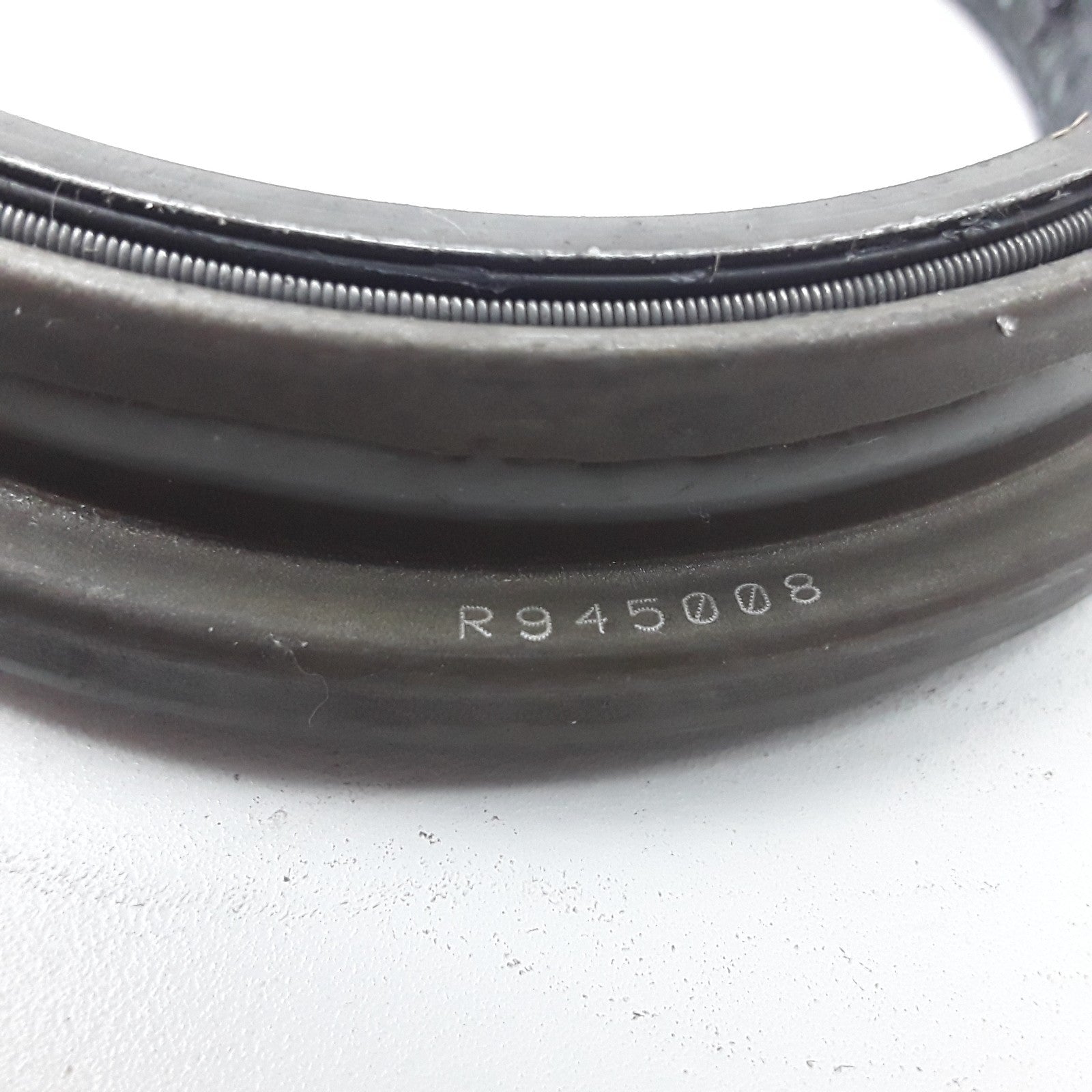 Genuine Drive Axle Oil Seal Assembly Black For Mack & Volvo Trucks Series