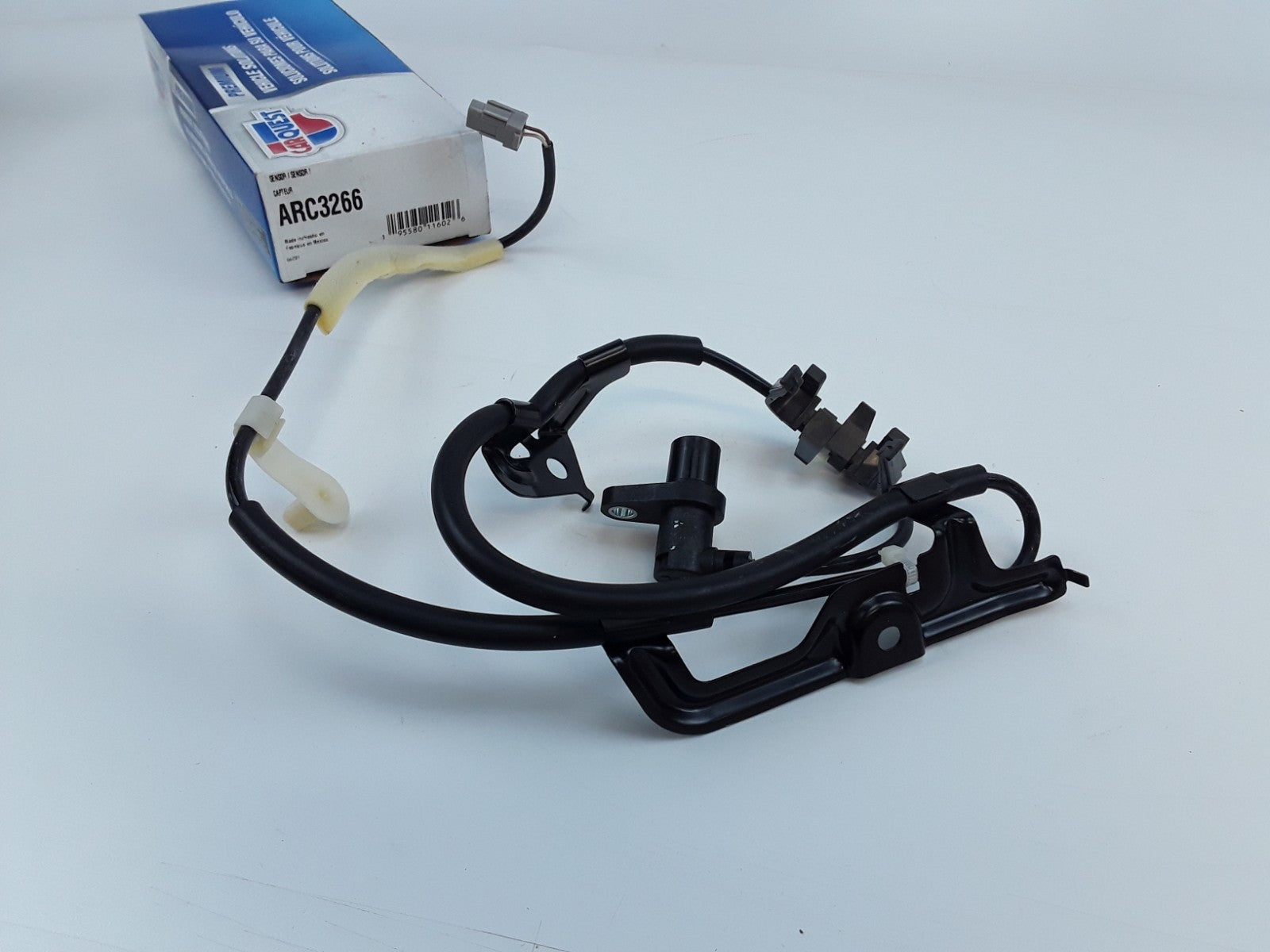 Front RH ABS Wheel Speed Sensor For Toyota Sienna 2005 2006 2007 2008 2009 2010