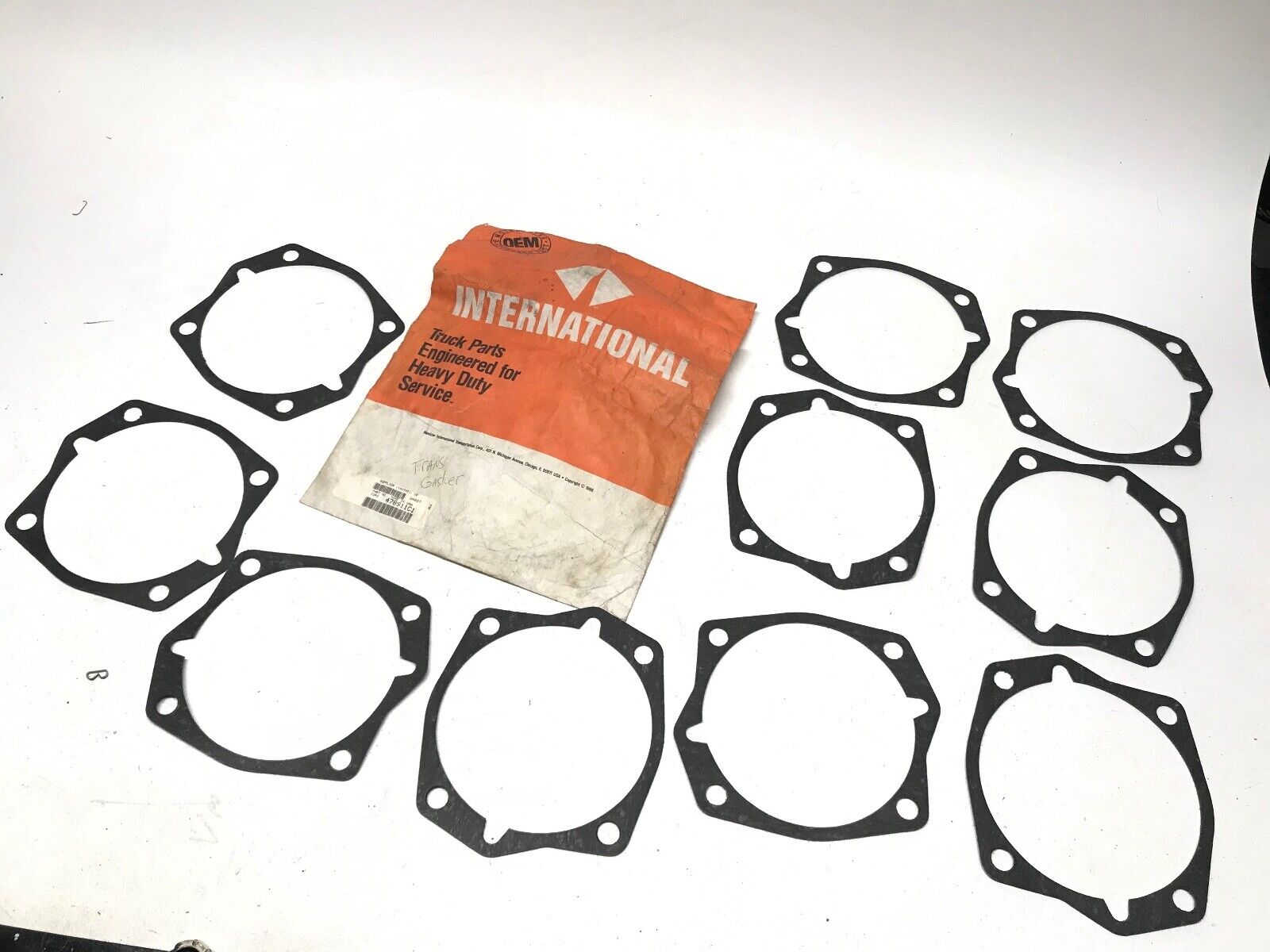 LOT OF 10 - GENUINE INTERNATIONAL MAINSHAFT BEARING GASKET PN 478911C1 472233 - HotCarParts